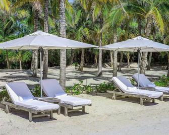 Complimentary Concierge + Private Beach + Gaulding Cay + Chef Services - Gregory Town - Patio