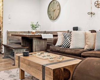 The Bears Den by Avantstay Prime Locatio - Tannersville - Living room