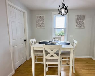 Charming 3-bedroom house with WiFi, AC in serene Fairfield - Fairfield - Їдальня