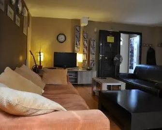 Hostel City Center Sarajevo - سراييفو - غرفة معيشة