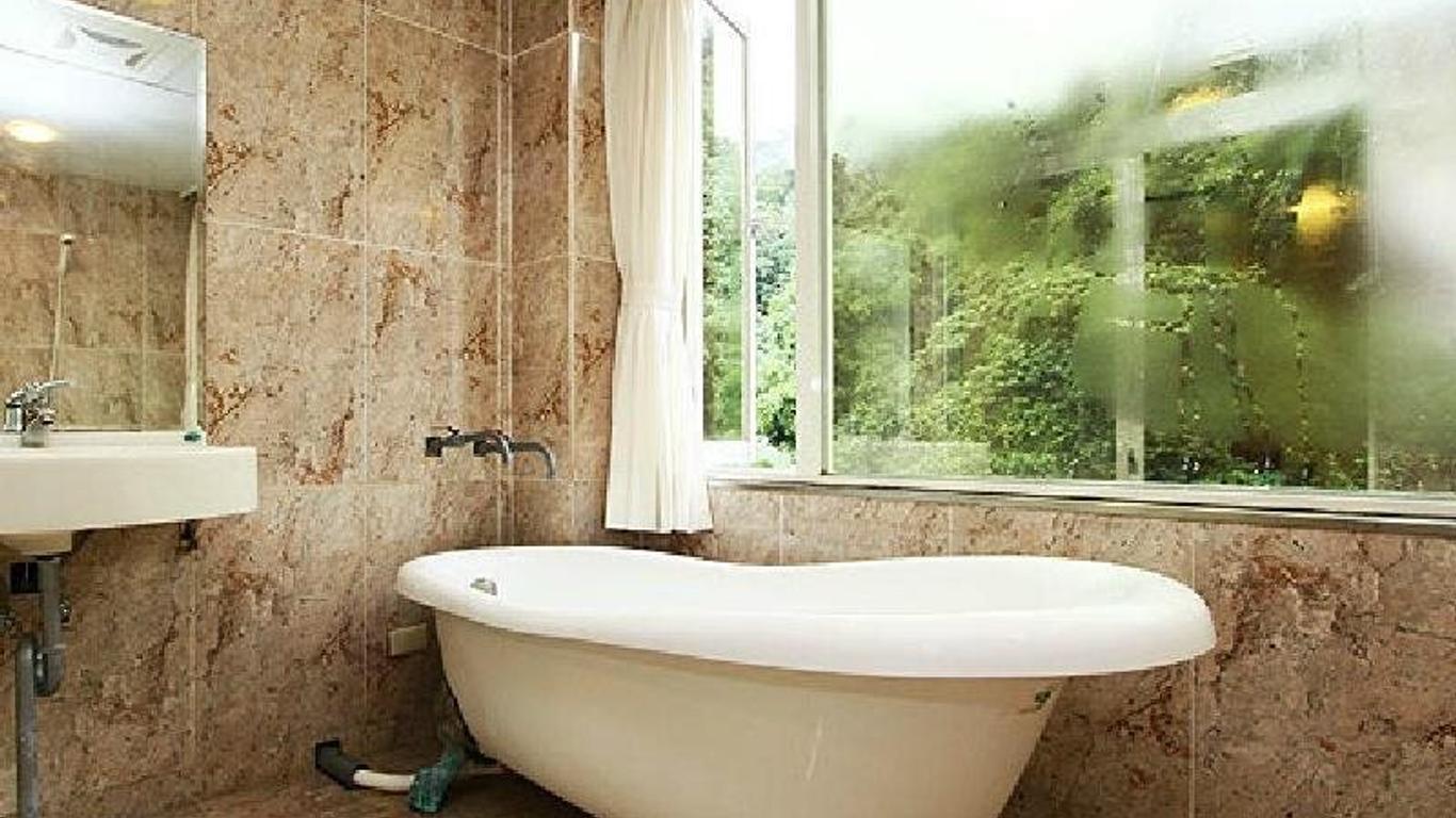 Ruixiong Hotspring Hotel