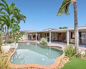 Private Pool and Canal Home With Office Space - Fort Lauderdale - Zwembad