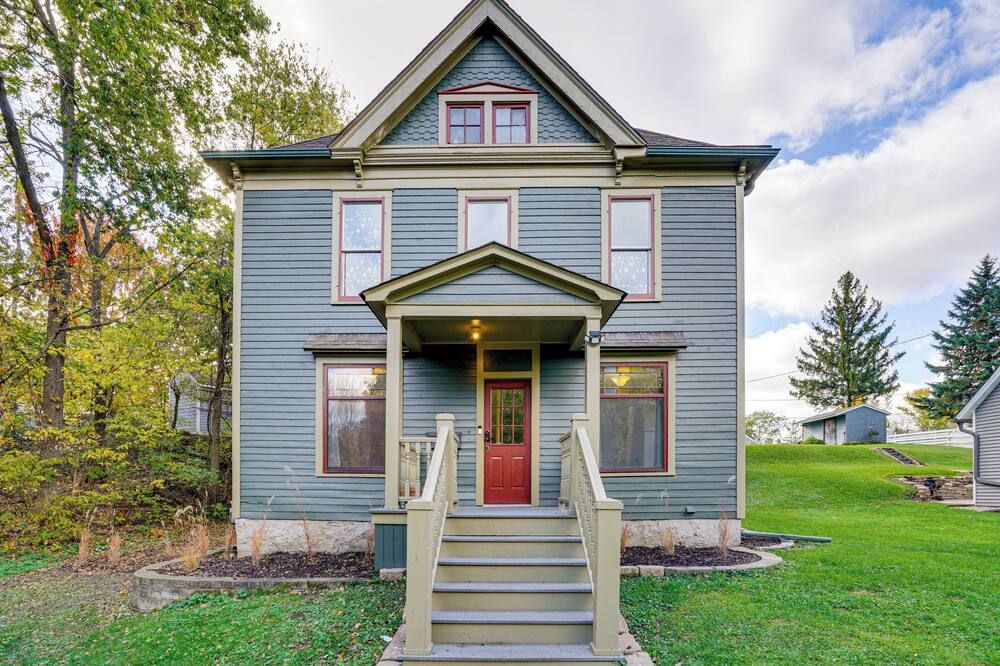 Near Colleges: Pet-Friendly Duplex in Northfield! - Northfield - Gebouw