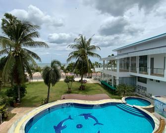 Imsook Resort - Pak Nam Pran - Pool