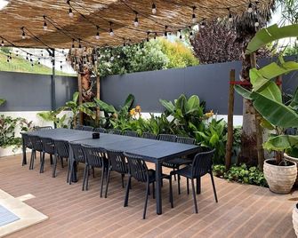 Villa w/ MiniGolf, Hot Tub, up to 28 ppl - Paço de Arcos - Patio