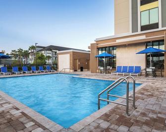 Hilton Garden Inn Cape Canaveral near Cocoa Beach - Cape Canaveral - Piscine