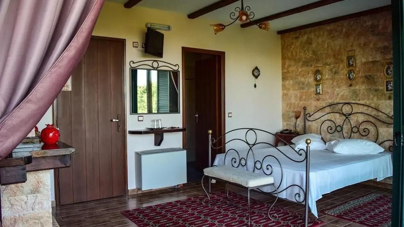Vathyskia Guesthouse