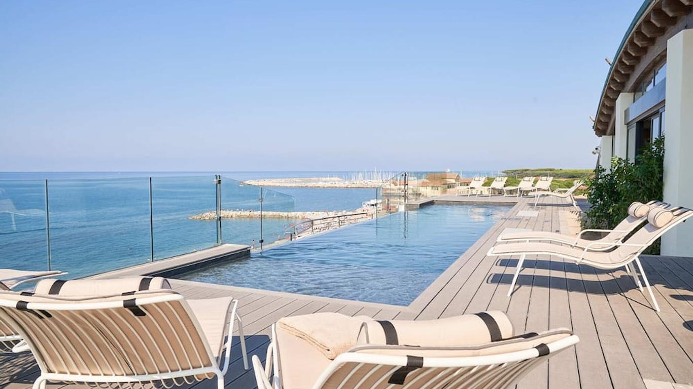 Palace Lido Hotel & Suites