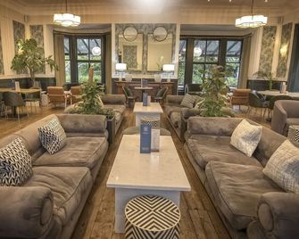 Gwydyr Hotel - בטווס אי קואד - טרקלין