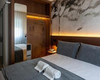 Hotel Afonso V - Aveiro - Camera da letto