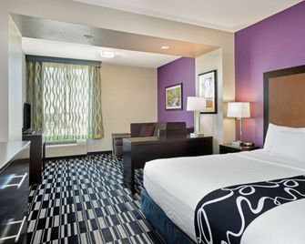 La Quinta Inn & Suites by Wyndham Cedar City - Cedar City - Bedroom