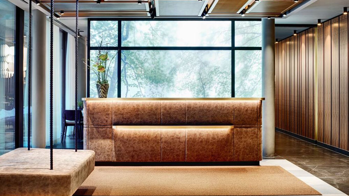 Stage 12 Hotel By Penz