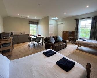 Traditional bothy accommodation - Blairgowrie - Habitación