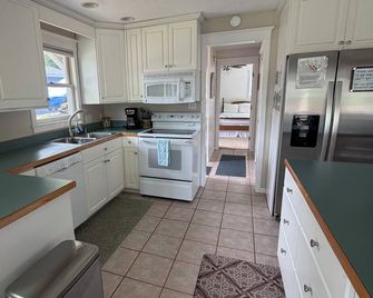 Sweetwater Cottage On Channel Of Lower Hamlin Lake - Ludington - Keuken