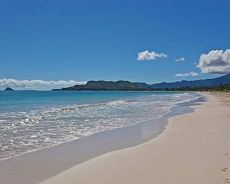 Kailua Palms Guest House with Pool and Views! Parking and wi-fi included - Kailua - Beach
