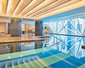 The Westin Bund Center, Shanghai - שנחאי - בריכה