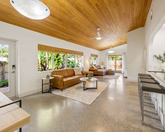 Sunny Paradise Getaway, Private Solar Heated Pool - Fort Lauderdale - Wohnzimmer