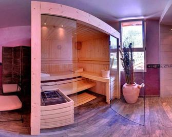 Logis Hotel Le Lac - Embrun - Spa