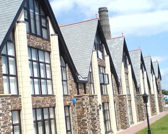 Sea Breeze Apartment - St. Austell - Building
