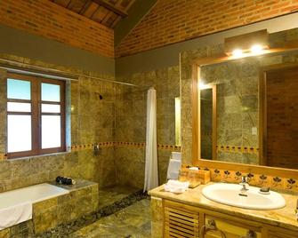 Pilgrimage Village Boutique Resort & Spa - Hue - Bathroom