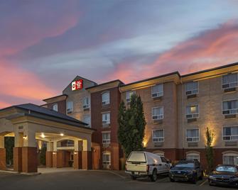Best Western Plus Red Deer Inn & Suites - Red Deer - Building