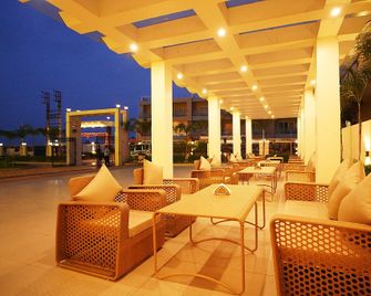Azad Hind Beach Resort - Mandarmani - Patio