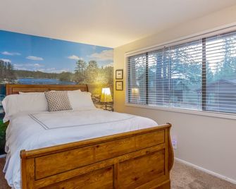 Pnrd04: Hot Tub, Foosball, Walk to Village/Sharc, Sleeps 8 - Sunriver - Habitación