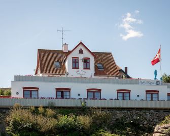 Hotel Klippen - Gudhjem - Edificio