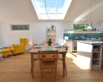 2 Pink Cottages, Aldeburgh - Aldeburgh - Dining room