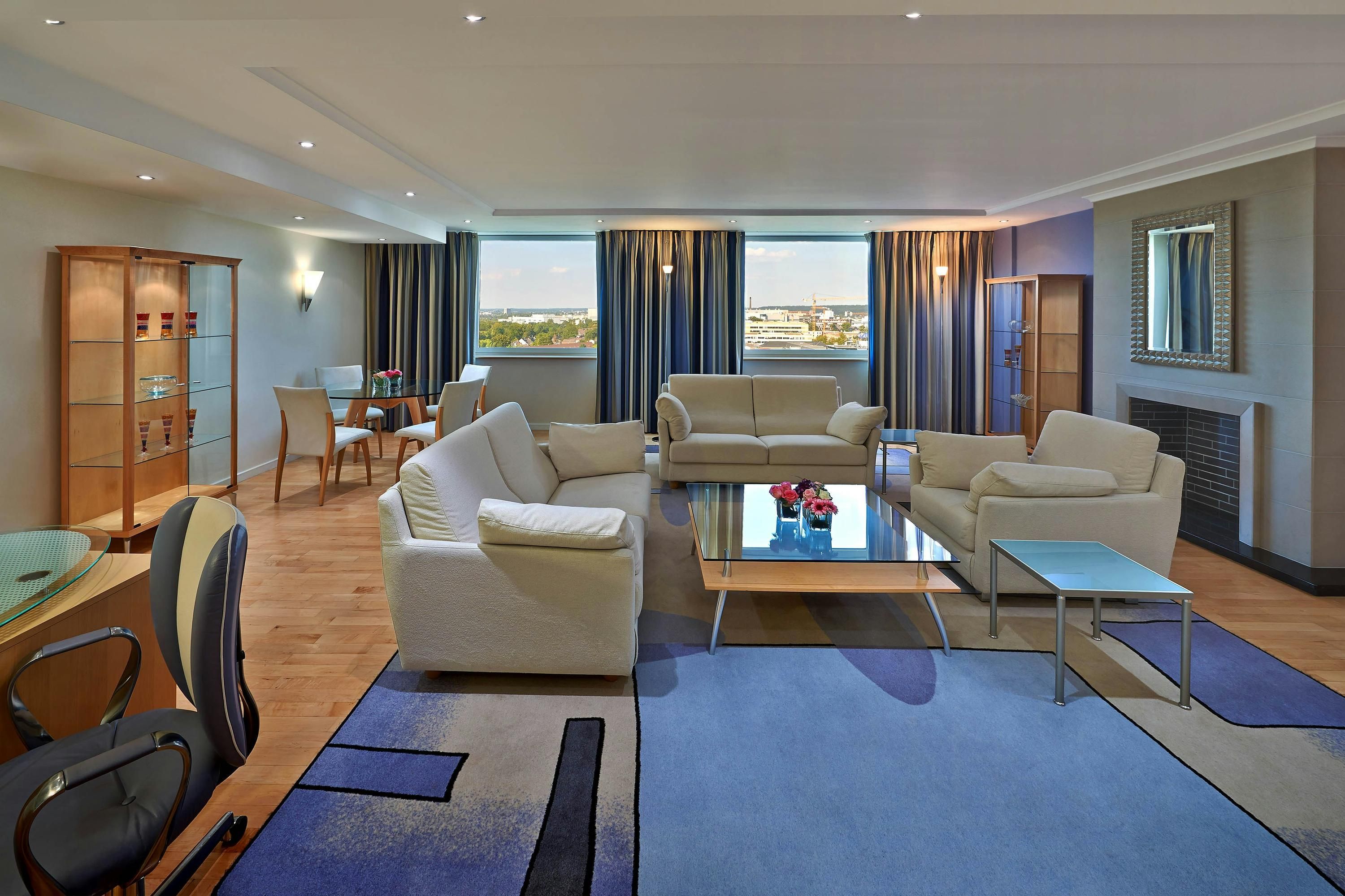 هيلتون دوسلدورف - دوسيلدورف - غرفة معيشة