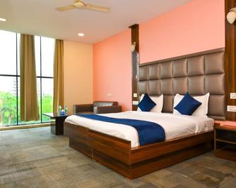 Hite Resort Greater Noida - Greater Noida - Bedroom