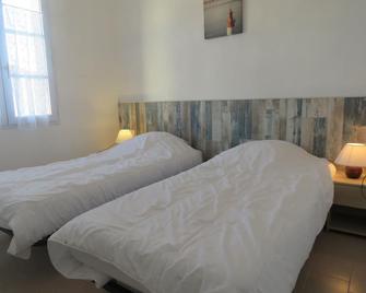 Vacation home with garden close to port and market - Ars-en-Ré - Bedroom