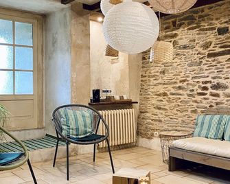 Le Château de la Roque Hôtels - Thèreval - Wohnzimmer