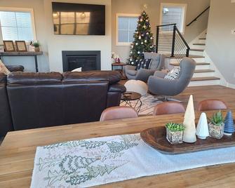 Premium Modern Ski House - Spirit Mt + Free Lift Ticket + 30% Off + Dogs + Sauna - Superior - Lounge