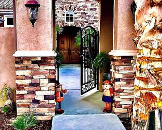 Villa Del Enzo Your Wine Country Hideaway Close To All Wineries! - Temecula - Outdoors view