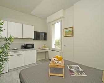 Villa Caterina Apartments by Wonderful Italy - Desenzano del Garda - Keuken