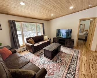 Forest Lake Haven Main House - Chestertown - Wohnzimmer