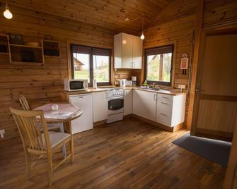 Hestasport Cottages - Varmahlid - Kitchen