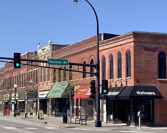 Minnesota Ave Loft Apartment - Saint Peter - Building
