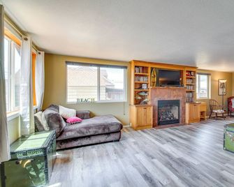 Winchester Bay Vacation Rental Near Dune - Reedsport