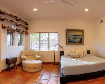 More Custom than Custom ... 10 Acres; A Treasure for Birders - Tubac - Bedroom