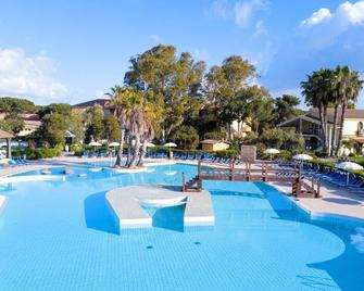 Hotel Fortezza - Arborea - Piscina