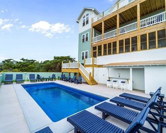 Soundfront home, private dock, pool, hot tub, theater, kiteboarding haven - Avon - Basen