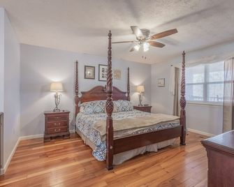 Hartwell lake deep water home, family friendly and close to Clemson and UGA - Lavonia - Спальня