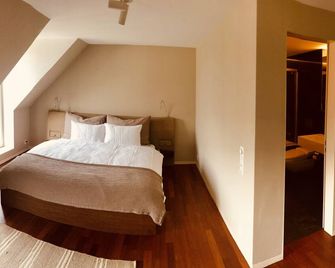 Lucerne Lake View Apartments - Lucerna - Habitación