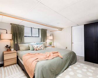 Cozy Family Cottage - Historic Top of The Hill - St. Louis - Habitació