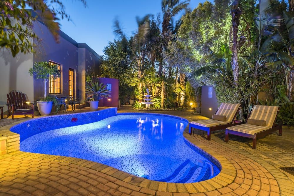 كينج فيشر جستهاوس - بورت إليزابيث - حوض السباحة