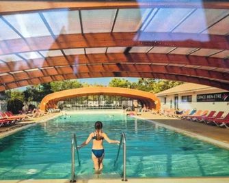 MOBILHOME On Cap Ferret in the pine forests, in a 4-star campsite. - Lège-Cap-Ferret - Piscine