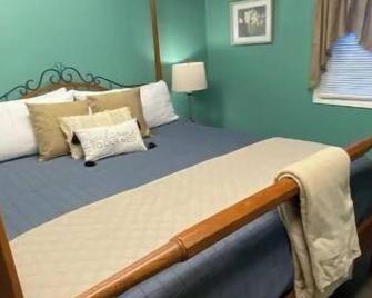 Napoleons Nuk - Bowling Green - Bedroom