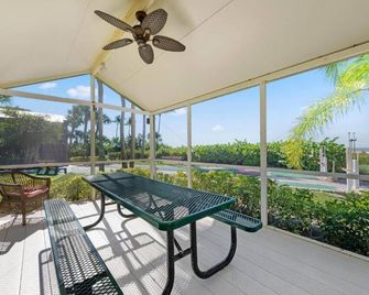 Caribbean Beach Club - Fort Myers Beach - Patio